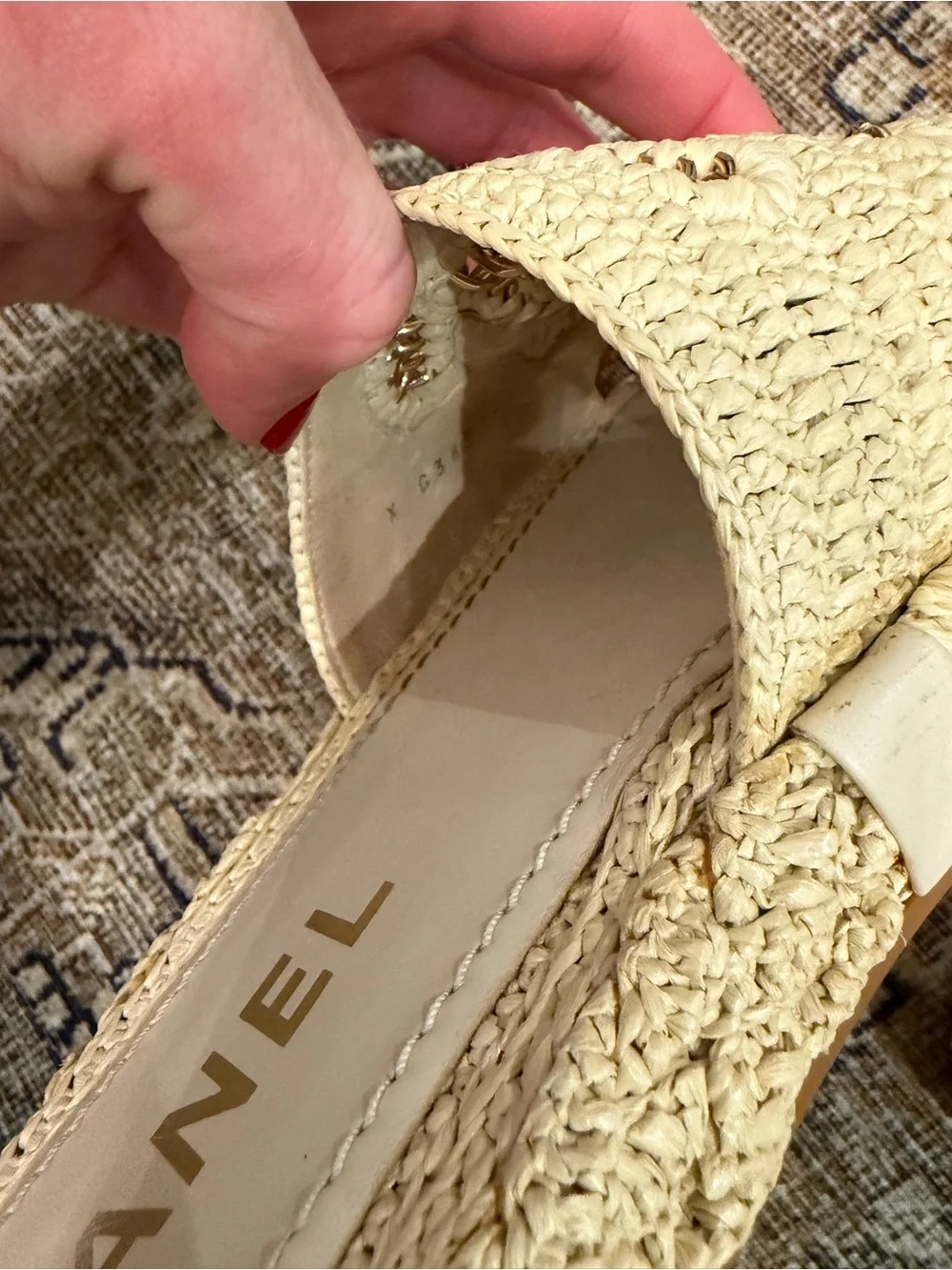 Chanel 21C Light Beige Raffia Mule Slides